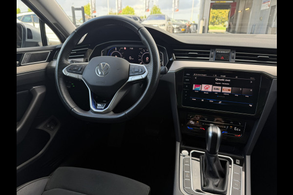 Volkswagen Passat Variant 1.4 TSI PHEV GTE Business | Pano | Elek. Trekhaak | Carplay | LED | Camera | Navi | Alcantara