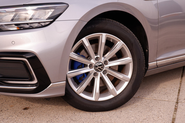Volkswagen Passat Variant 1.4 TSI PHEV GTE Business | Pano | Elek. Trekhaak | Carplay | LED | Camera | Navi | Alcantara