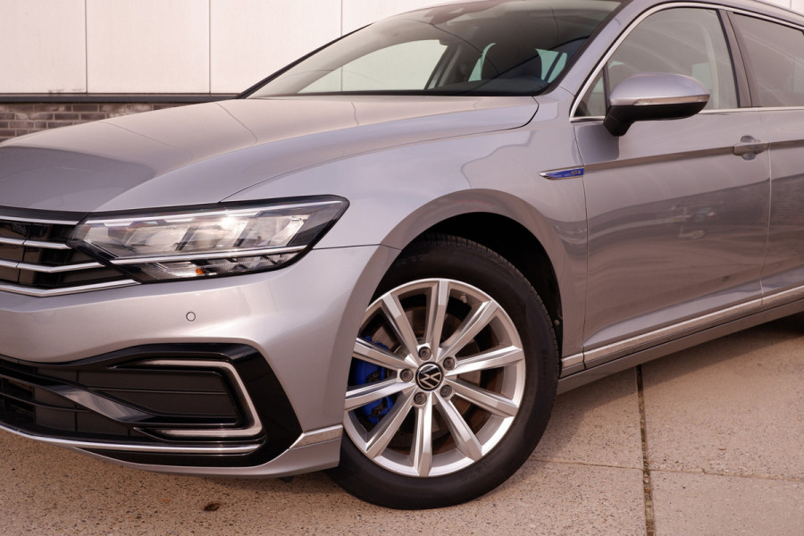 Volkswagen Passat Variant 1.4 TSI PHEV GTE Business | Pano | Elek. Trekhaak | Carplay | LED | Camera | Navi | Alcantara
