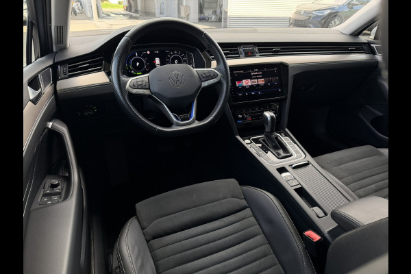 Volkswagen Passat Variant 1.4 TSI PHEV GTE Business | Pano | Elek. Trekhaak | Carplay | LED | Camera | Navi | Alcantara