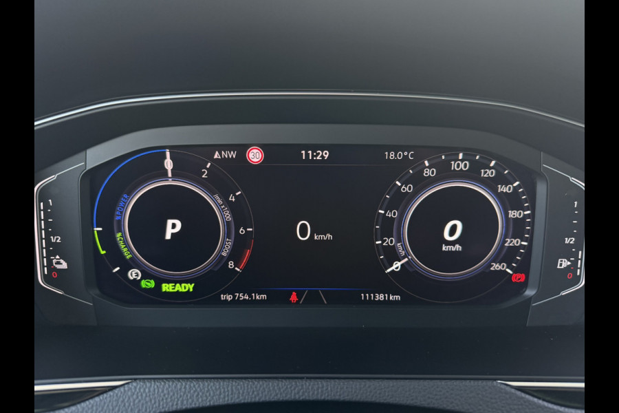 Volkswagen Passat Variant 1.4 TSI PHEV GTE Business | Pano | Elek. Trekhaak | Carplay | LED | Camera | Navi | Alcantara