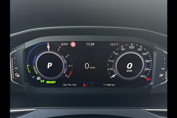 Volkswagen Passat Variant 1.4 TSI PHEV GTE Business | Pano | Elek. Trekhaak | Carplay | LED | Camera | Navi | Alcantara