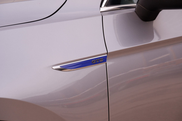 Volkswagen Passat Variant 1.4 TSI PHEV GTE Business | Pano | Elek. Trekhaak | Carplay | LED | Camera | Navi | Alcantara