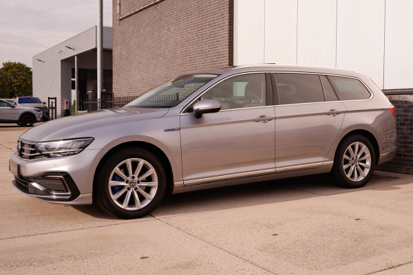 Volkswagen Passat Variant 1.4 TSI PHEV GTE Business | Pano | Elek. Trekhaak | Carplay | LED | Camera | Navi | Alcantara