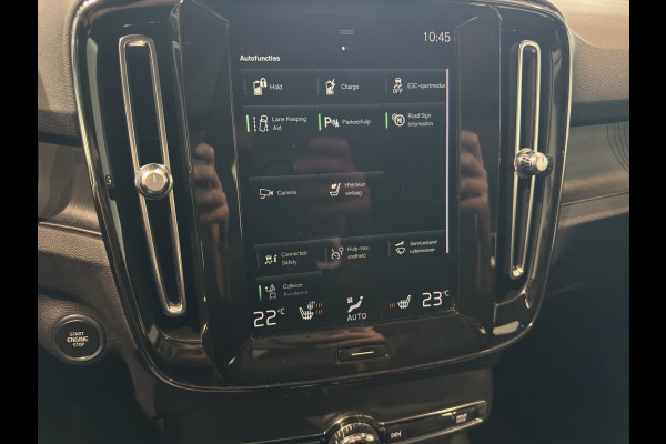 Volvo XC40 T4 Aut. Plug-in Hybrid Plus Bright Panoramadak Parkeercamera 211pk