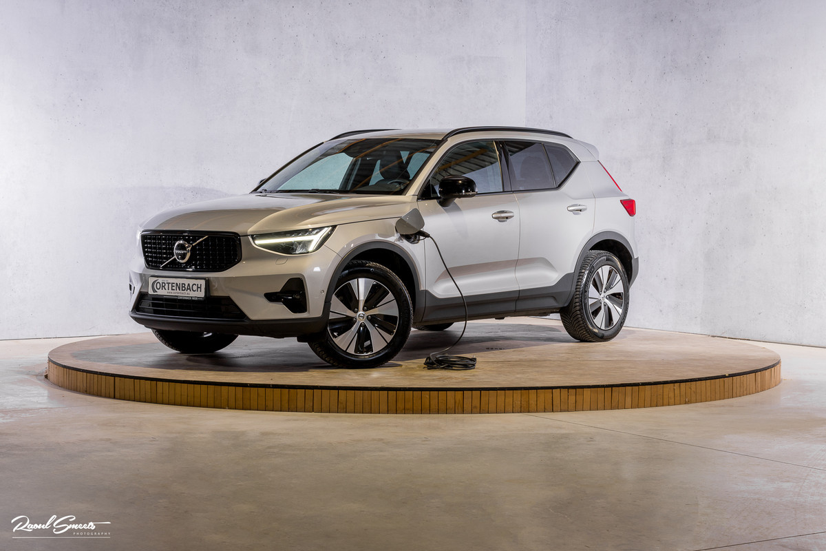 Volvo XC40 1.5 T4 Plug-in hybrid Plus Dark | Adaptieve cruise | Harman Kardon | Memory | Blis |