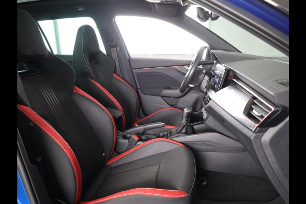 Škoda Kamiq 1.0 TSI Monte Carlo 110 PK DSG | Navigatie via app | Panorama dak | 17"LM velgen | Parkeercamera |