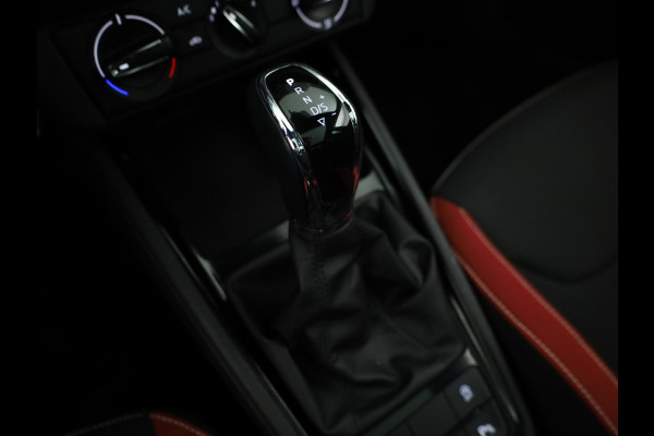 Škoda Kamiq 1.0 TSI Monte Carlo 110 PK DSG | Navigatie via app | Panorama dak | 17"LM velgen | Parkeercamera |
