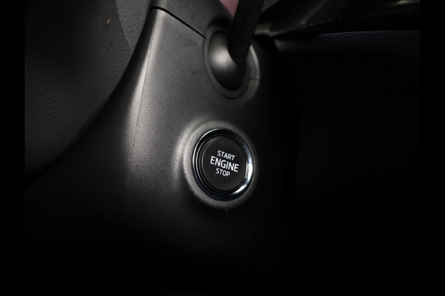 Škoda Kamiq 1.0 TSI Monte Carlo 110 PK DSG | Navigatie via app | Panorama dak | 17"LM velgen | Parkeercamera |