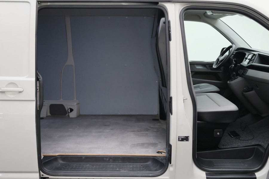 Volkswagen Transporter 2.0 TDI DSG L2H1 Leer, 3-Zits, Camera, Cruise, Airco, Apple Carplay, SideSteps, Elektrisch Pakket, 20''