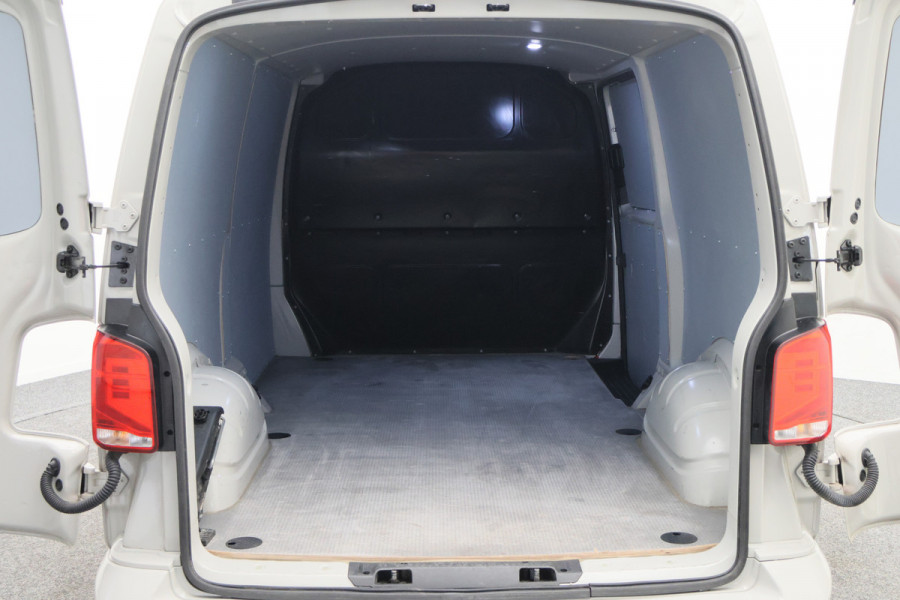 Volkswagen Transporter 2.0 TDI DSG L2H1 Leer, 3-Zits, Camera, Cruise, Airco, Apple Carplay, SideSteps, Elektrisch Pakket, 20''