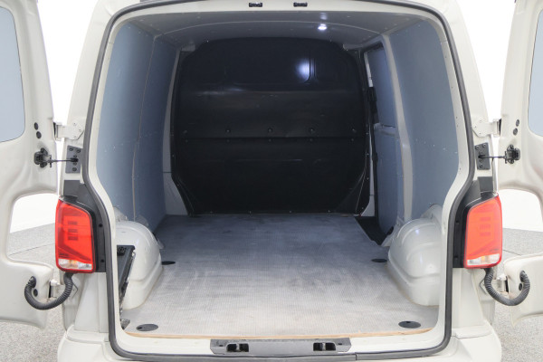 Volkswagen Transporter 2.0 TDI DSG L2H1 Leer, 3-Zits, Camera, Cruise, Airco, Apple Carplay, SideSteps, Elektrisch Pakket, 20''