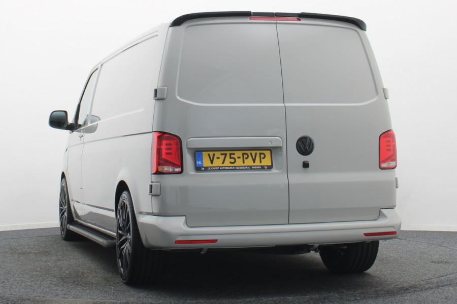 Volkswagen Transporter 2.0 TDI DSG L2H1 Leer, 3-Zits, Camera, Cruise, Airco, Apple Carplay, SideSteps, Elektrisch Pakket, 20''