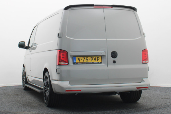 Volkswagen Transporter 2.0 TDI DSG L2H1 Leer, 3-Zits, Camera, Cruise, Airco, Apple Carplay, SideSteps, Elektrisch Pakket, 20''