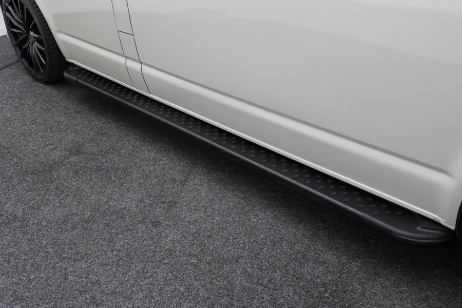 Volkswagen Transporter 2.0 TDI DSG L2H1 Leer, 3-Zits, Camera, Cruise, Airco, Apple Carplay, SideSteps, Elektrisch Pakket, 20''