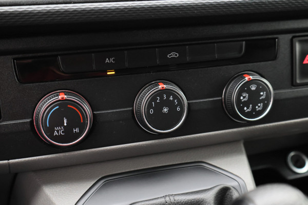 Volkswagen Transporter 2.0 TDI DSG L2H1 Leer, 3-Zits, Camera, Cruise, Airco, Apple Carplay, SideSteps, Elektrisch Pakket, 20''