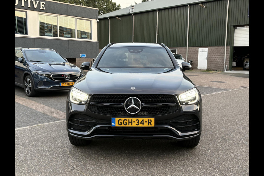 Mercedes-Benz GLC 300e 4MATIC Premium Plus VAN: € 43.900- VOOR: € 39.877,- UW HERFSTVOORDEEL: € 4.023,-| PANO| ELEKTRISCHE STOELEN MET MEMORY| ADAPTIVE CRUISE CONTROL| ELEK. TREKHAAK| SFEERVERLICHTING| ELEKTRISCHE ACHTERKLEP| 360 CAMERA| CARPLAY| | COMPLETE UITVOERING!|