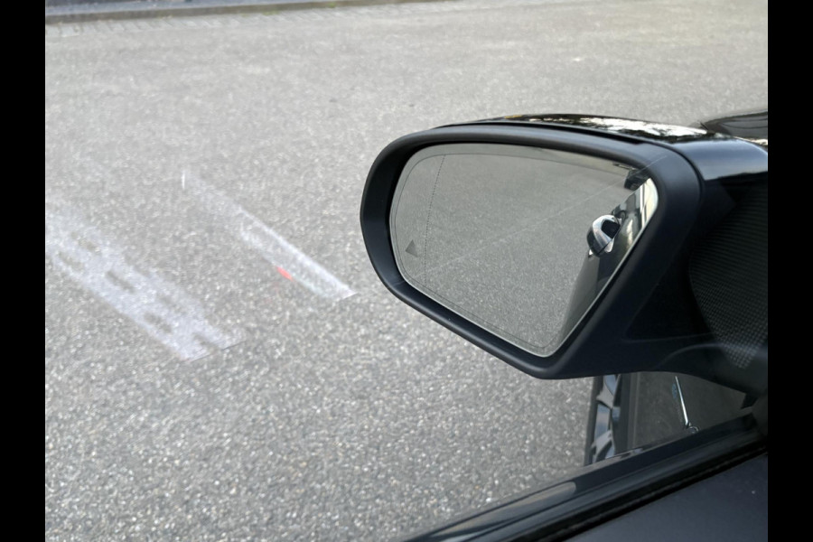 Mercedes-Benz GLC 300e 4MATIC Premium Plus VAN: € 43.900- VOOR: € 39.877,- UW HERFSTVOORDEEL: € 4.023,-| PANO| ELEKTRISCHE STOELEN MET MEMORY| ADAPTIVE CRUISE CONTROL| ELEK. TREKHAAK| SFEERVERLICHTING| ELEKTRISCHE ACHTERKLEP| 360 CAMERA| CARPLAY| | COMPLETE UITVOERING!|