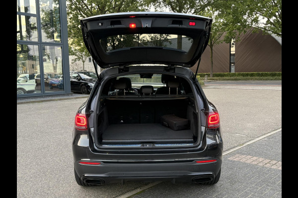 Mercedes-Benz GLC 300e 4MATIC Premium Plus VAN: € 43.900- VOOR: € 39.877,- UW HERFSTVOORDEEL: € 4.023,-| PANO| ELEKTRISCHE STOELEN MET MEMORY| ADAPTIVE CRUISE CONTROL| ELEK. TREKHAAK| SFEERVERLICHTING| ELEKTRISCHE ACHTERKLEP| 360 CAMERA| CARPLAY| | COMPLETE UITVOERING!|