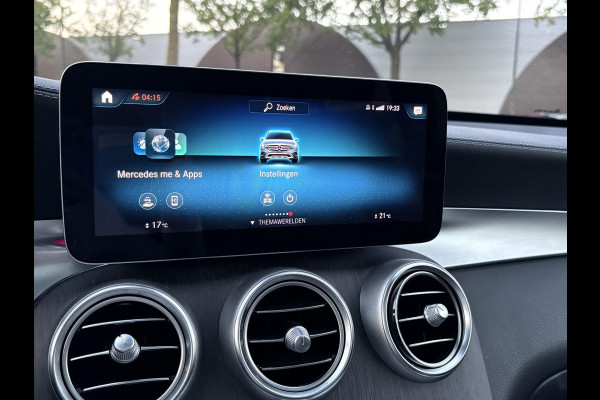 Mercedes-Benz GLC 300e 4MATIC Premium Plus VAN: € 43.900- VOOR: € 39.877,- UW HERFSTVOORDEEL: € 4.023,-| PANO| ELEKTRISCHE STOELEN MET MEMORY| ADAPTIVE CRUISE CONTROL| ELEK. TREKHAAK| SFEERVERLICHTING| ELEKTRISCHE ACHTERKLEP| 360 CAMERA| CARPLAY| | COMPLETE UITVOERING!|
