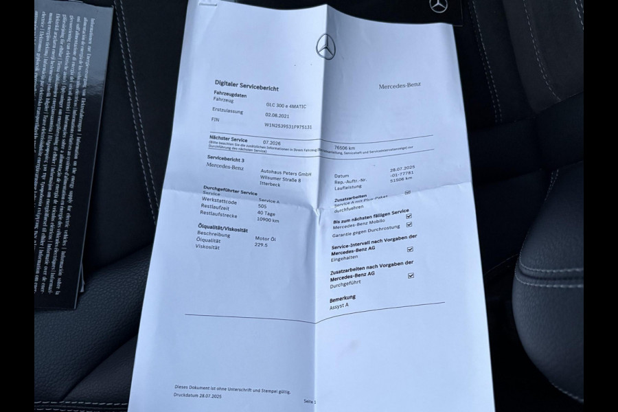 Mercedes-Benz GLC 300e 4MATIC Premium Plus VAN: € 43.900- VOOR: € 39.877,- UW HERFSTVOORDEEL: € 4.023,-| PANO| ELEKTRISCHE STOELEN MET MEMORY| ADAPTIVE CRUISE CONTROL| ELEK. TREKHAAK| SFEERVERLICHTING| ELEKTRISCHE ACHTERKLEP| 360 CAMERA| CARPLAY| | COMPLETE UITVOERING!|