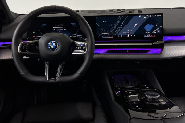BMW 5 Serie Touring 530e xDrive M-Sport Pro Pano Trekh 360 HUD H/K 20inch