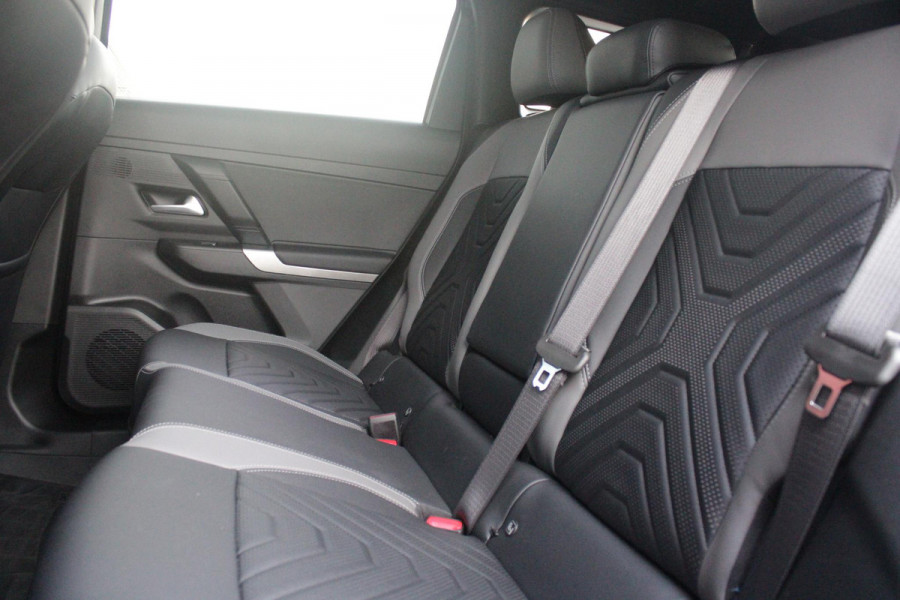 Jeep Compass 1.2 145PK e-Hybrid FIRST EDITION | PANORAMADAK: TWEEDELIG PANORAMISCH SCHUIF-/KANTELDAK | PREMIUM PACK: FOCAL PREMIUM AUDIO/STOELMASSAGE VÓÓR/STOELVENTILATIE VÓÓR/ELEKTRISCH VERSTELBARE VOORSTOELEN MET GEHEUGENFUNCTIE/GLANZEND ZWART GESPOTEN BUMPERS | CONVENIENCE PACK: 360° CAMERA /PARKEERSENSOREN VÓÓR, ACHTER & ZIJDELINGS/BLIND SPOT MONITORING/PEDAALVERWARMINGSPREVENTIE | PACIFIC BLUE | LED MATRIX KOPLAMPEN | 18" LICHTMETALEN VELGEN | VERLICHTE 7-SLEUFS GRILL | PRIVACY GLASS | STOEL/STUUR VERWARMING | VERWARMBARE VOORRUITRAND |SFEERVERLICHTING | ELEKTRISCH BEDIENBARE