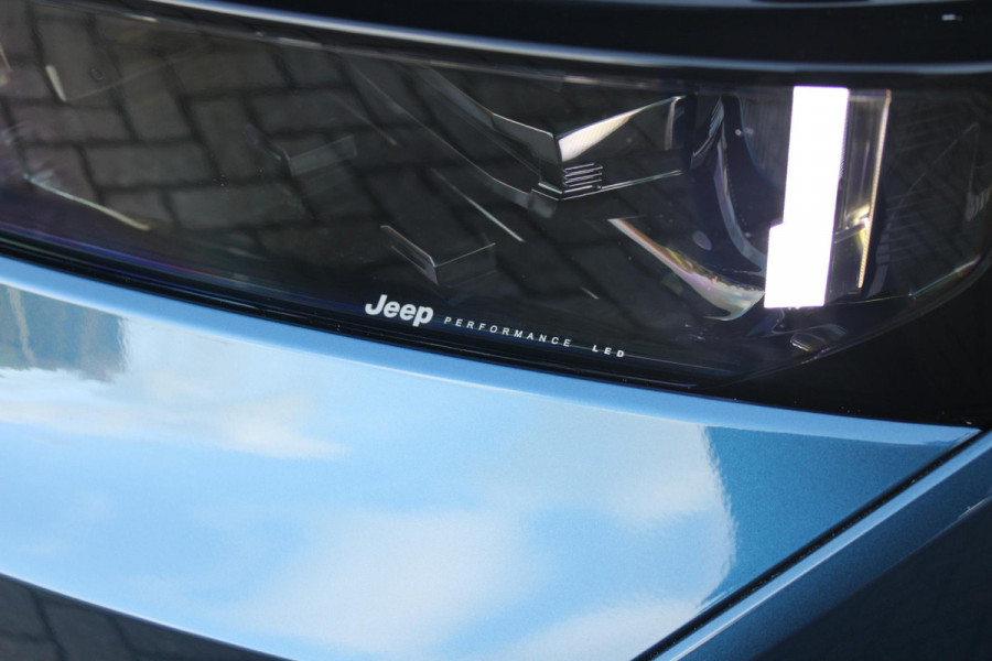Jeep Compass 1.2 145PK e-Hybrid FIRST EDITION | PANORAMADAK: TWEEDELIG PANORAMISCH SCHUIF-/KANTELDAK | PREMIUM PACK: FOCAL PREMIUM AUDIO/STOELMASSAGE VÓÓR/STOELVENTILATIE VÓÓR/ELEKTRISCH VERSTELBARE VOORSTOELEN MET GEHEUGENFUNCTIE/GLANZEND ZWART GESPOTEN BUMPERS | CONVENIENCE PACK: 360° CAMERA /PARKEERSENSOREN VÓÓR, ACHTER & ZIJDELINGS/BLIND SPOT MONITORING/PEDAALVERWARMINGSPREVENTIE | PACIFIC BLUE | LED MATRIX KOPLAMPEN | 18" LICHTMETALEN VELGEN | VERLICHTE 7-SLEUFS GRILL | PRIVACY GLASS | STOEL/STUUR VERWARMING | VERWARMBARE VOORRUITRAND |SFEERVERLICHTING | ELEKTRISCH BEDIENBARE