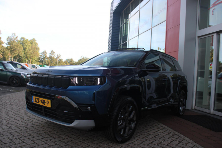 Jeep Compass 1.2 145PK e-Hybrid FIRST EDITION | PANORAMADAK: TWEEDELIG PANORAMISCH SCHUIF-/KANTELDAK | PREMIUM PACK: FOCAL PREMIUM AUDIO/STOELMASSAGE VÓÓR/STOELVENTILATIE VÓÓR/ELEKTRISCH VERSTELBARE VOORSTOELEN MET GEHEUGENFUNCTIE/GLANZEND ZWART GESPOTEN BUMPERS | CONVENIENCE PACK: 360° CAMERA /PARKEERSENSOREN VÓÓR, ACHTER & ZIJDELINGS/BLIND SPOT MONITORING/PEDAALVERWARMINGSPREVENTIE | PACIFIC BLUE | LED MATRIX KOPLAMPEN | 18" LICHTMETALEN VELGEN | VERLICHTE 7-SLEUFS GRILL | PRIVACY GLASS | STOEL/STUUR VERWARMING | VERWARMBARE VOORRUITRAND |SFEERVERLICHTING | ELEKTRISCH BEDIENBARE