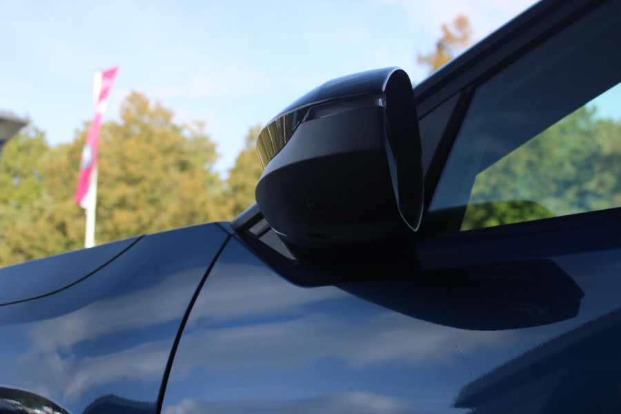 Jeep Compass 1.2 145PK e-Hybrid FIRST EDITION | PANORAMADAK: TWEEDELIG PANORAMISCH SCHUIF-/KANTELDAK | PREMIUM PACK: FOCAL PREMIUM AUDIO/STOELMASSAGE VÓÓR/STOELVENTILATIE VÓÓR/ELEKTRISCH VERSTELBARE VOORSTOELEN MET GEHEUGENFUNCTIE/GLANZEND ZWART GESPOTEN BUMPERS | CONVENIENCE PACK: 360° CAMERA /PARKEERSENSOREN VÓÓR, ACHTER & ZIJDELINGS/BLIND SPOT MONITORING/PEDAALVERWARMINGSPREVENTIE | PACIFIC BLUE | LED MATRIX KOPLAMPEN | 18" LICHTMETALEN VELGEN | VERLICHTE 7-SLEUFS GRILL | PRIVACY GLASS | STOEL/STUUR VERWARMING | VERWARMBARE VOORRUITRAND |SFEERVERLICHTING | ELEKTRISCH BEDIENBARE