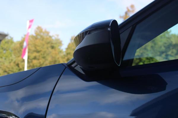 Jeep Compass 1.2 145PK e-Hybrid FIRST EDITION | PANORAMADAK: TWEEDELIG PANORAMISCH SCHUIF-/KANTELDAK | PREMIUM PACK: FOCAL PREMIUM AUDIO/STOELMASSAGE VÓÓR/STOELVENTILATIE VÓÓR/ELEKTRISCH VERSTELBARE VOORSTOELEN MET GEHEUGENFUNCTIE/GLANZEND ZWART GESPOTEN BUMPERS | CONVENIENCE PACK: 360° CAMERA /PARKEERSENSOREN VÓÓR, ACHTER & ZIJDELINGS/BLIND SPOT MONITORING/PEDAALVERWARMINGSPREVENTIE | PACIFIC BLUE | LED MATRIX KOPLAMPEN | 18" LICHTMETALEN VELGEN | VERLICHTE 7-SLEUFS GRILL | PRIVACY GLASS | STOEL/STUUR VERWARMING | VERWARMBARE VOORRUITRAND |SFEERVERLICHTING | ELEKTRISCH BEDIENBARE