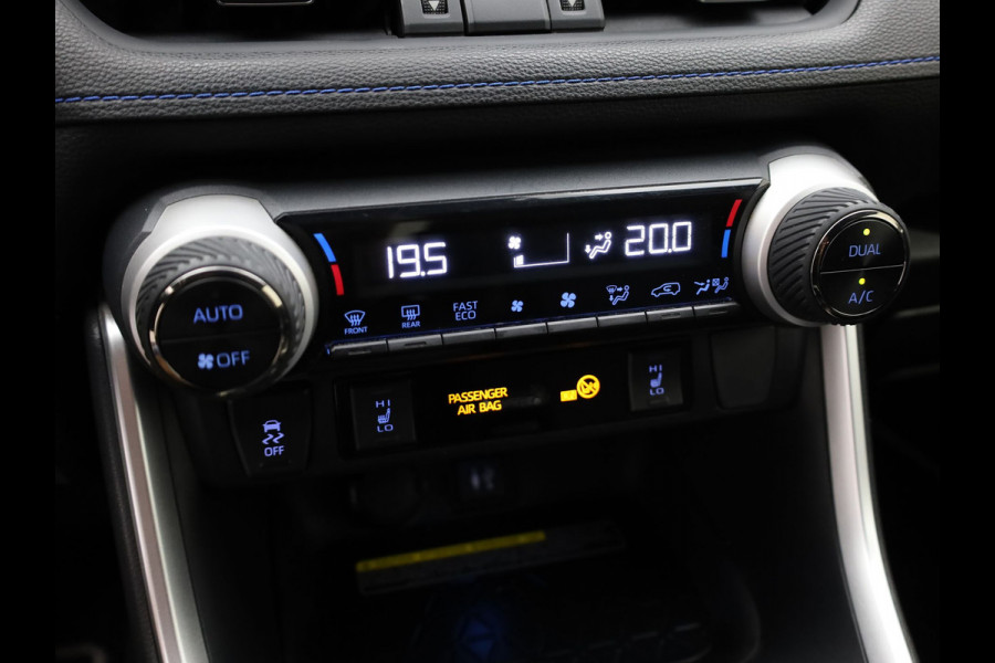 Toyota RAV4 2.5 Hybrid AWD Bi-Tone | Trekhaak afnb. | Elk. A-klep | Stuur & Stoel verw. | Keyless | Prijs Rijklaar!!