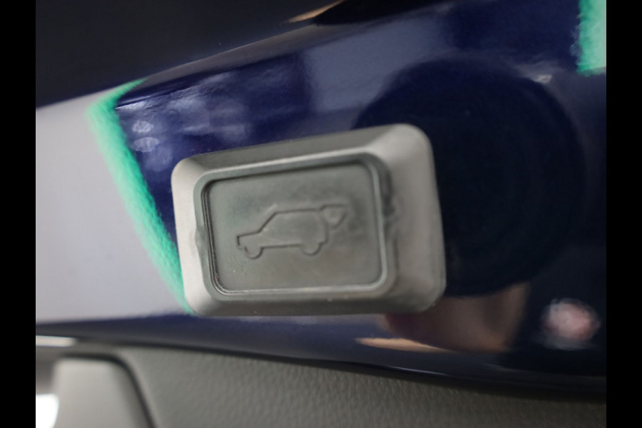 Toyota RAV4 2.5 Hybrid AWD Bi-Tone | Trekhaak afnb. | Elk. A-klep | Stuur & Stoel verw. | Keyless | Prijs Rijklaar!!