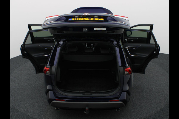 Toyota RAV4 2.5 Hybrid AWD Bi-Tone | Trekhaak afnb. | Elk. A-klep | Stuur & Stoel verw. | Keyless | Prijs Rijklaar!!