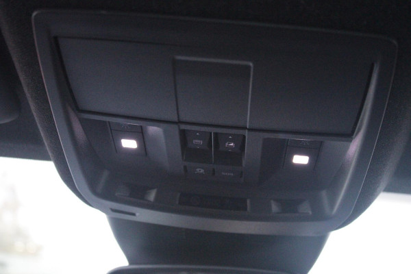Jeep Compass 1.2 145PK e-Hybrid FIRST EDITION | PANORAMADAK: TWEEDELIG PANORAMISCH SCHUIF-/KANTELDAK | PREMIUM PACK: FOCAL PREMIUM AUDIO/STOELMASSAGE VÓÓR/STOELVENTILATIE VÓÓR/ELEKTRISCH VERSTELBARE VOORSTOELEN MET GEHEUGENFUNCTIE/GLANZEND ZWART GESPOTEN BUMPERS | CONVENIENCE PACK: 360° CAMERA /PARKEERSENSOREN VÓÓR, ACHTER & ZIJDELINGS/BLIND SPOT MONITORING/PEDAALVERWARMINGSPREVENTIE | PACIFIC BLUE | LED MATRIX KOPLAMPEN | 18" LICHTMETALEN VELGEN | VERLICHTE 7-SLEUFS GRILL | PRIVACY GLASS | STOEL/STUUR VERWARMING | VERWARMBARE VOORRUITRAND |SFEERVERLICHTING | ELEKTRISCH BEDIENBARE