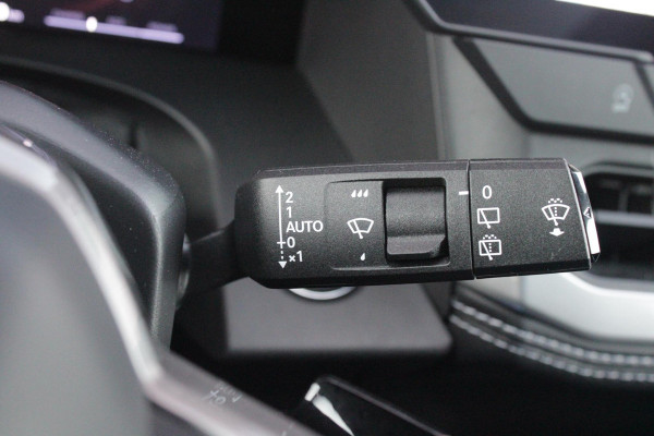 Jeep Compass 1.2 145PK e-Hybrid FIRST EDITION | PANORAMADAK: TWEEDELIG PANORAMISCH SCHUIF-/KANTELDAK | PREMIUM PACK: FOCAL PREMIUM AUDIO/STOELMASSAGE VÓÓR/STOELVENTILATIE VÓÓR/ELEKTRISCH VERSTELBARE VOORSTOELEN MET GEHEUGENFUNCTIE/GLANZEND ZWART GESPOTEN BUMPERS | CONVENIENCE PACK: 360° CAMERA /PARKEERSENSOREN VÓÓR, ACHTER & ZIJDELINGS/BLIND SPOT MONITORING/PEDAALVERWARMINGSPREVENTIE | PACIFIC BLUE | LED MATRIX KOPLAMPEN | 18" LICHTMETALEN VELGEN | VERLICHTE 7-SLEUFS GRILL | PRIVACY GLASS | STOEL/STUUR VERWARMING | VERWARMBARE VOORRUITRAND |SFEERVERLICHTING | ELEKTRISCH BEDIENBARE