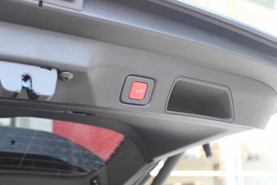 Jeep Compass 1.2 145PK e-Hybrid FIRST EDITION | PANORAMADAK: TWEEDELIG PANORAMISCH SCHUIF-/KANTELDAK | PREMIUM PACK: FOCAL PREMIUM AUDIO/STOELMASSAGE VÓÓR/STOELVENTILATIE VÓÓR/ELEKTRISCH VERSTELBARE VOORSTOELEN MET GEHEUGENFUNCTIE/GLANZEND ZWART GESPOTEN BUMPERS | CONVENIENCE PACK: 360° CAMERA /PARKEERSENSOREN VÓÓR, ACHTER & ZIJDELINGS/BLIND SPOT MONITORING/PEDAALVERWARMINGSPREVENTIE | PACIFIC BLUE | LED MATRIX KOPLAMPEN | 18" LICHTMETALEN VELGEN | VERLICHTE 7-SLEUFS GRILL | PRIVACY GLASS | STOEL/STUUR VERWARMING | VERWARMBARE VOORRUITRAND |SFEERVERLICHTING | ELEKTRISCH BEDIENBARE