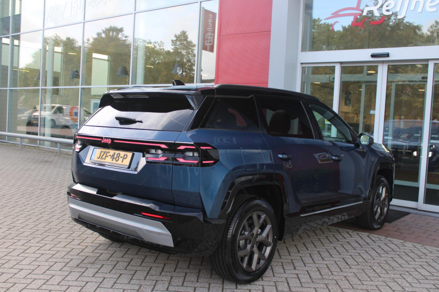 Jeep Compass 1.2 145PK e-Hybrid FIRST EDITION | PANORAMADAK: TWEEDELIG PANORAMISCH SCHUIF-/KANTELDAK | PREMIUM PACK: FOCAL PREMIUM AUDIO/STOELMASSAGE VÓÓR/STOELVENTILATIE VÓÓR/ELEKTRISCH VERSTELBARE VOORSTOELEN MET GEHEUGENFUNCTIE/GLANZEND ZWART GESPOTEN BUMPERS | CONVENIENCE PACK: 360° CAMERA /PARKEERSENSOREN VÓÓR, ACHTER & ZIJDELINGS/BLIND SPOT MONITORING/PEDAALVERWARMINGSPREVENTIE | PACIFIC BLUE | LED MATRIX KOPLAMPEN | 18" LICHTMETALEN VELGEN | VERLICHTE 7-SLEUFS GRILL | PRIVACY GLASS | STOEL/STUUR VERWARMING | VERWARMBARE VOORRUITRAND |SFEERVERLICHTING | ELEKTRISCH BEDIENBARE