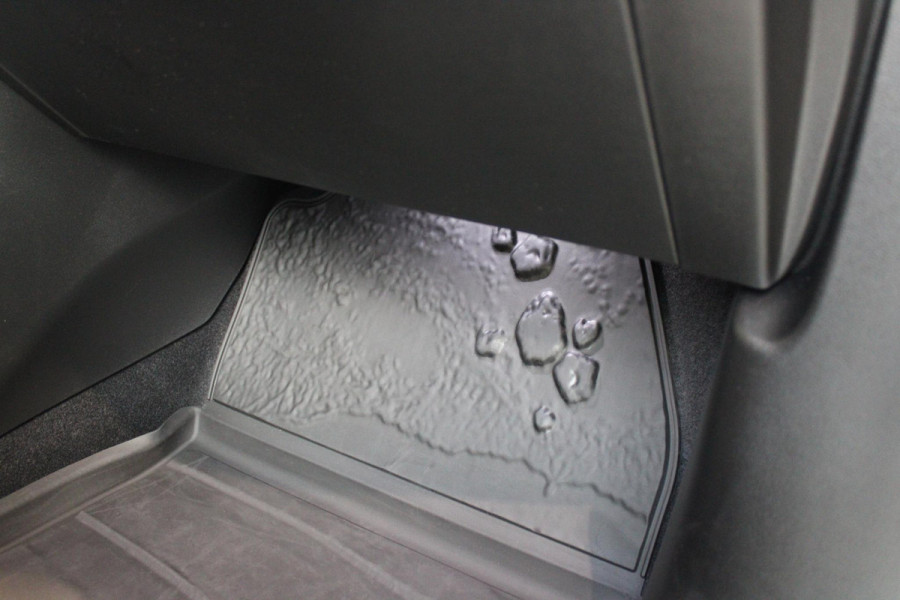 Jeep Compass 1.2 145PK e-Hybrid FIRST EDITION | PANORAMADAK: TWEEDELIG PANORAMISCH SCHUIF-/KANTELDAK | PREMIUM PACK: FOCAL PREMIUM AUDIO/STOELMASSAGE VÓÓR/STOELVENTILATIE VÓÓR/ELEKTRISCH VERSTELBARE VOORSTOELEN MET GEHEUGENFUNCTIE/GLANZEND ZWART GESPOTEN BUMPERS | CONVENIENCE PACK: 360° CAMERA /PARKEERSENSOREN VÓÓR, ACHTER & ZIJDELINGS/BLIND SPOT MONITORING/PEDAALVERWARMINGSPREVENTIE | PACIFIC BLUE | LED MATRIX KOPLAMPEN | 18" LICHTMETALEN VELGEN | VERLICHTE 7-SLEUFS GRILL | PRIVACY GLASS | STOEL/STUUR VERWARMING | VERWARMBARE VOORRUITRAND |SFEERVERLICHTING | ELEKTRISCH BEDIENBARE