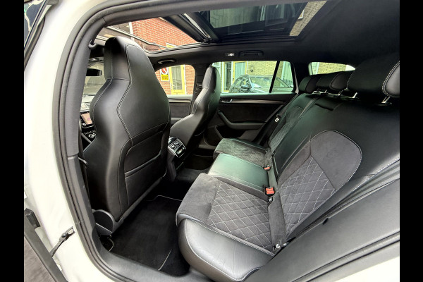 Škoda Superb Combi 1.4 TSI iV Sportline Business Panoramadak, Trekhaak
