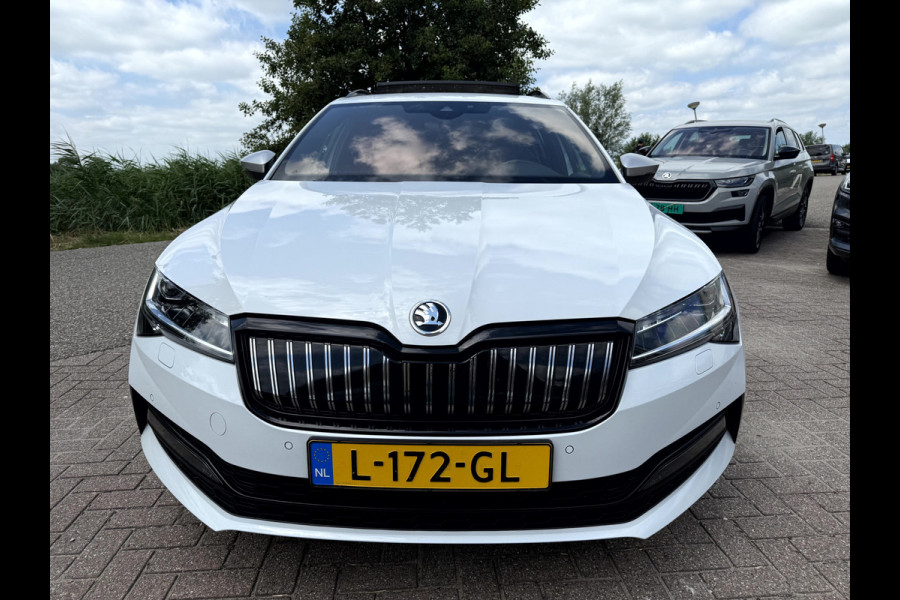 Škoda Superb Combi 1.4 TSI iV Sportline Business Panoramadak, Trekhaak