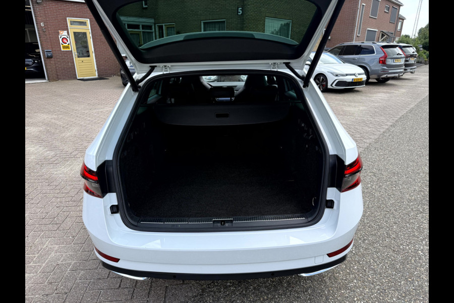 Škoda Superb Combi 1.4 TSI iV Sportline Business Panoramadak, Trekhaak