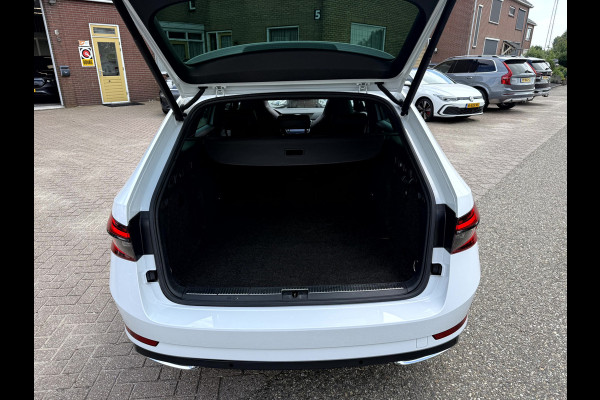 Škoda Superb Combi 1.4 TSI iV Sportline Business Panoramadak, Trekhaak