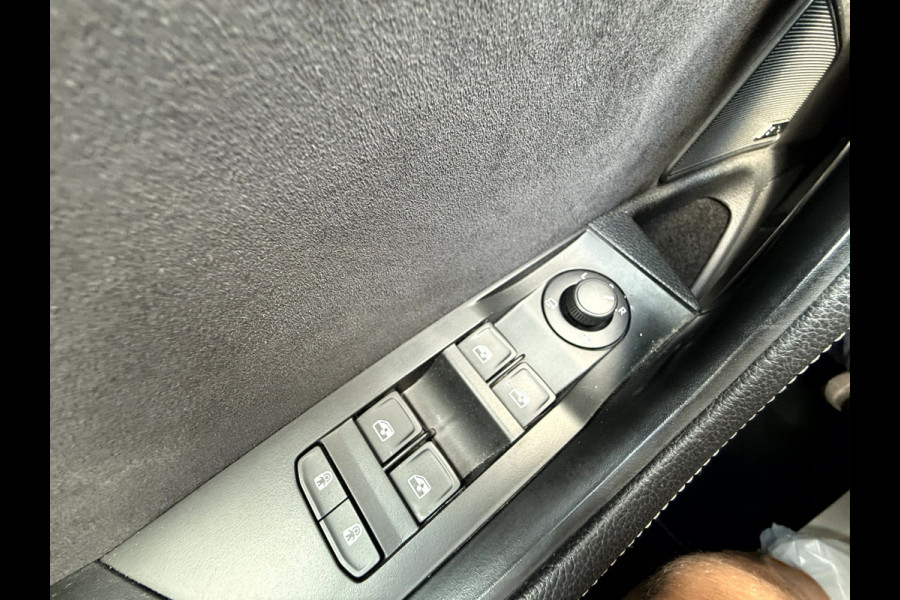 Škoda Superb Combi 1.4 TSI iV Sportline Business Panoramadak, Trekhaak