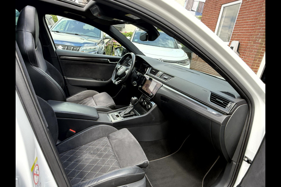 Škoda Superb Combi 1.4 TSI iV Sportline Business Panoramadak, Trekhaak