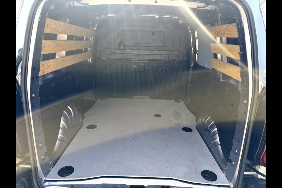 Opel Combo 1.5D 130pk Automaat Navi, App Connect