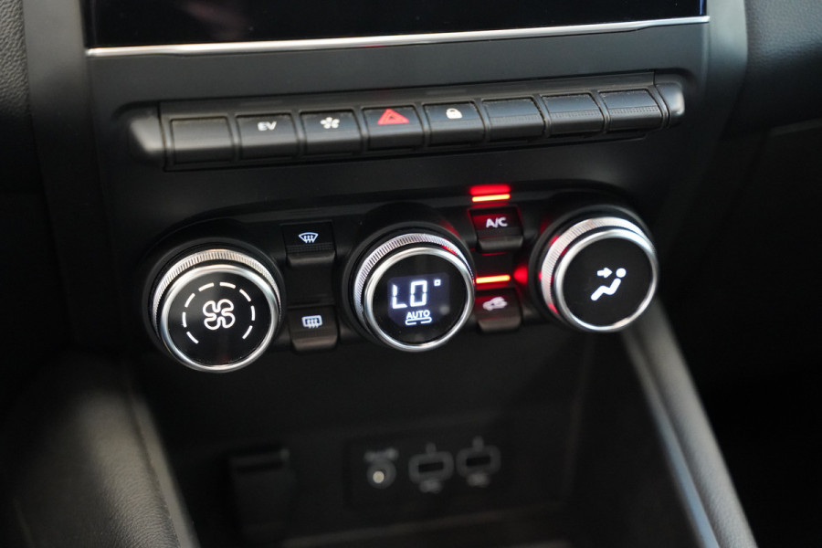 Renault Captur 1.6 E-Tech Hybrid 145 Intens Full-led Navigatie Trekhaak