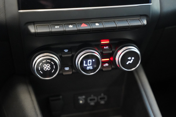 Renault Captur 1.6 E-Tech Hybrid 145 Intens Full-led Navigatie Trekhaak