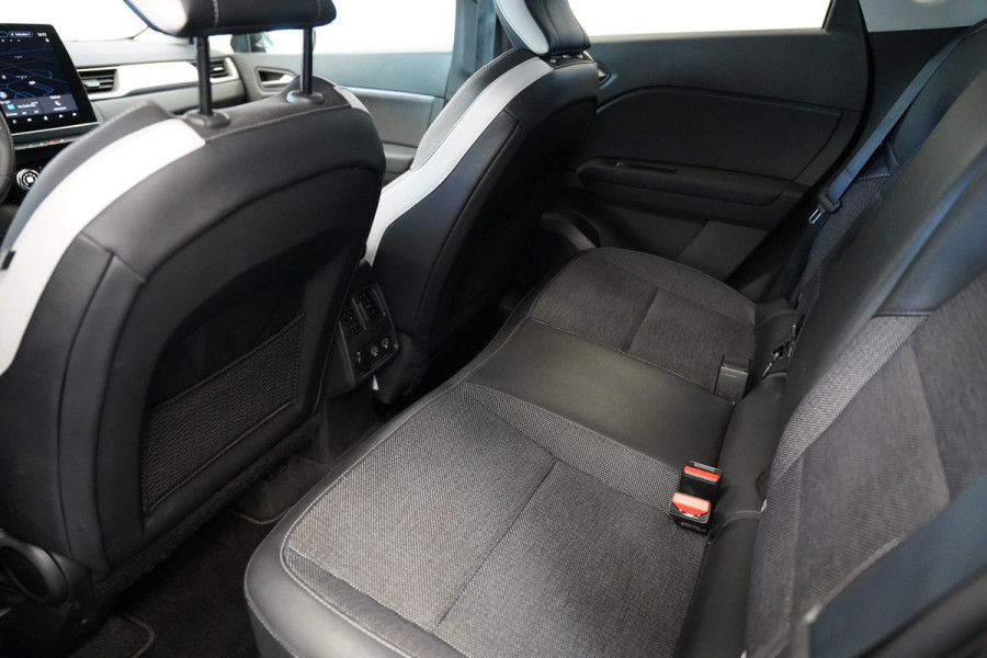 Renault Captur 1.6 E-Tech Hybrid 145 Intens Full-led Navigatie Trekhaak
