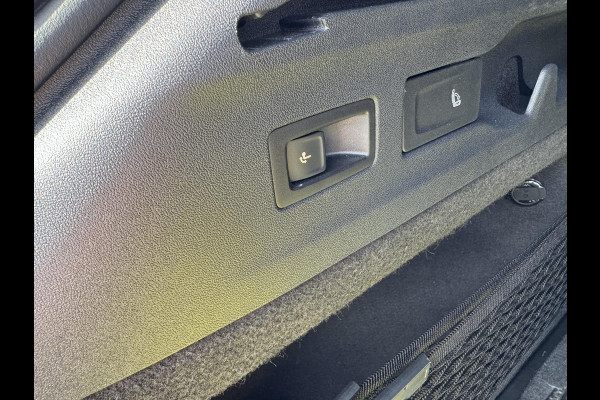 Volkswagen ID7 77 kWh Pro Business VAN:47.900,- VOOR: 44.440,- UW HERFSTVOORDEEL:3.460,- SOH 96%| 360 CAMERA | ELEKTRISCHE ACHTERKLEP| DODE HOEK SENSOR | ELEKTRISCHE TREKHAAK | STOEL + STUURVERWARMING + MASSAGE | KEY LESS | RIJKLAAPRIJS INCL. 12 MND BOVAG GARANTIE|
